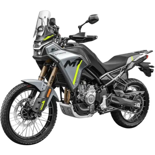 CFMOTO 450 MT Euro 5, vue de trois-quarts avant en studio